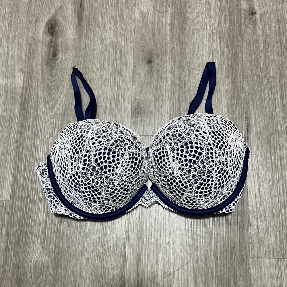 Victoria's‎ Secret Push Up Bra Lace Overlay Navy Blue White 32DD